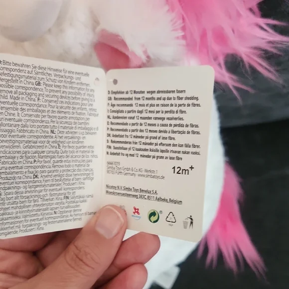 Minions Fluffy Unicorn - Picture 4 of 6